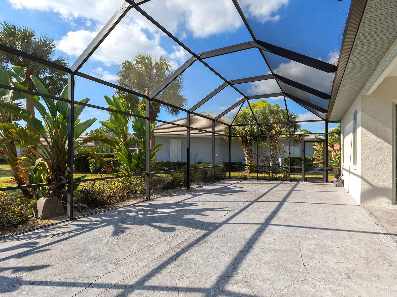 2319 FALCON TRACE LN