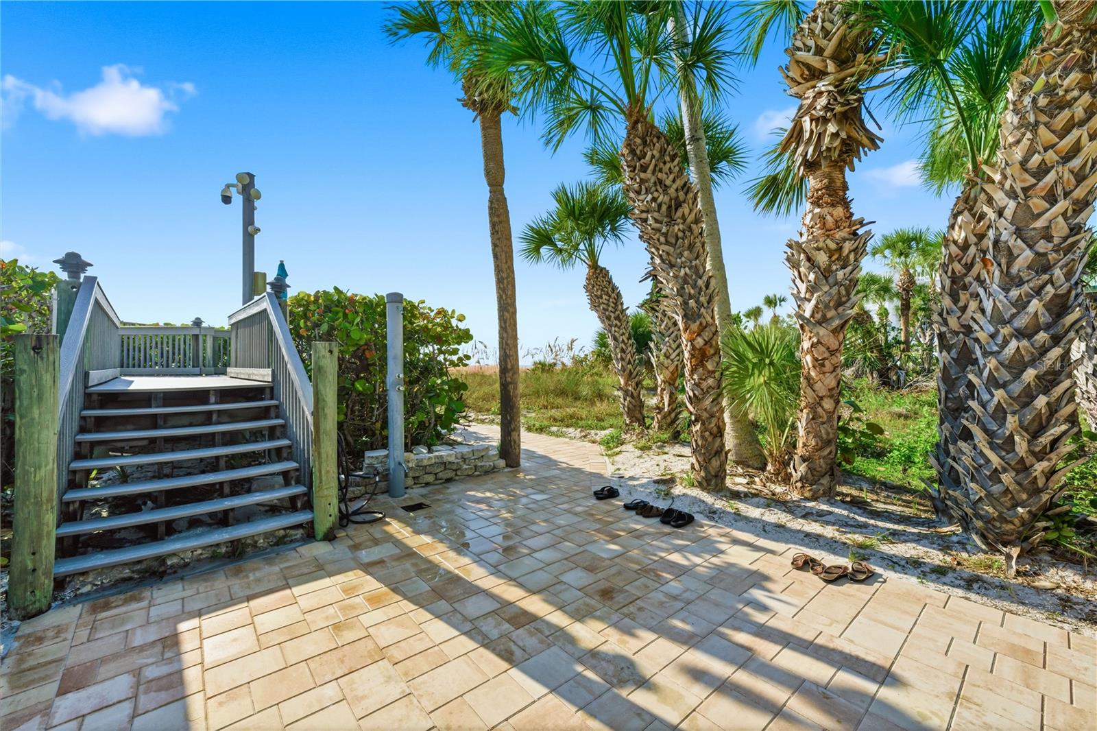 5880 MIDNIGHT PASS RD #302