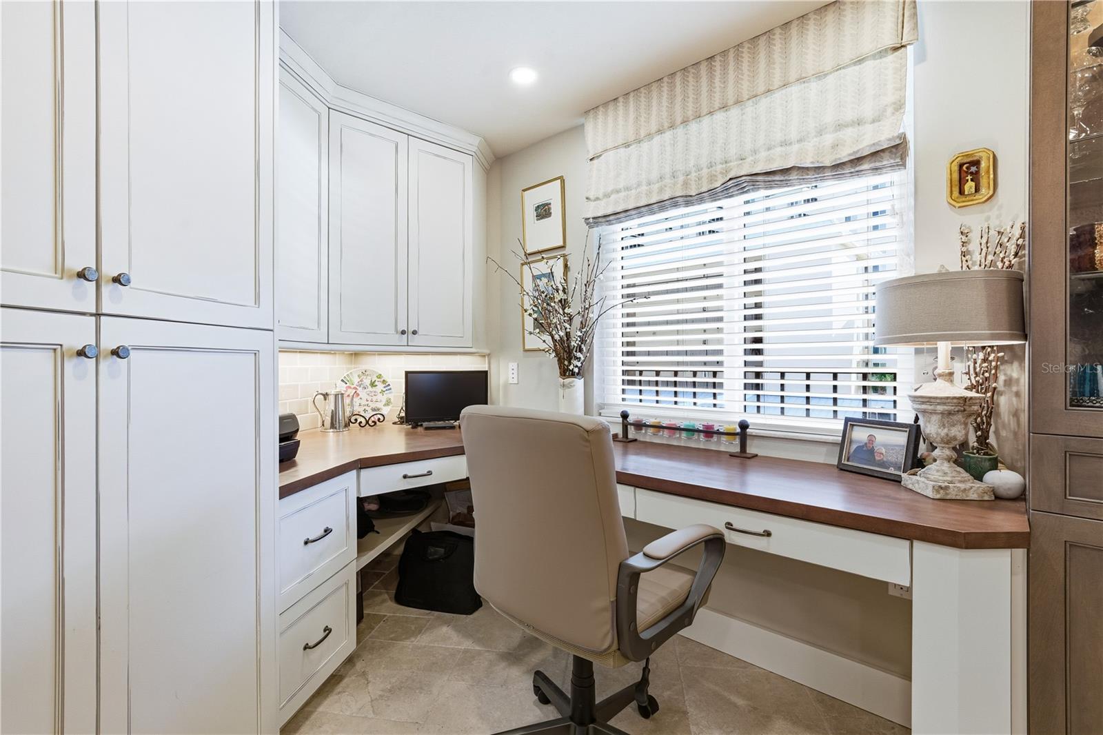 5880 MIDNIGHT PASS RD #302