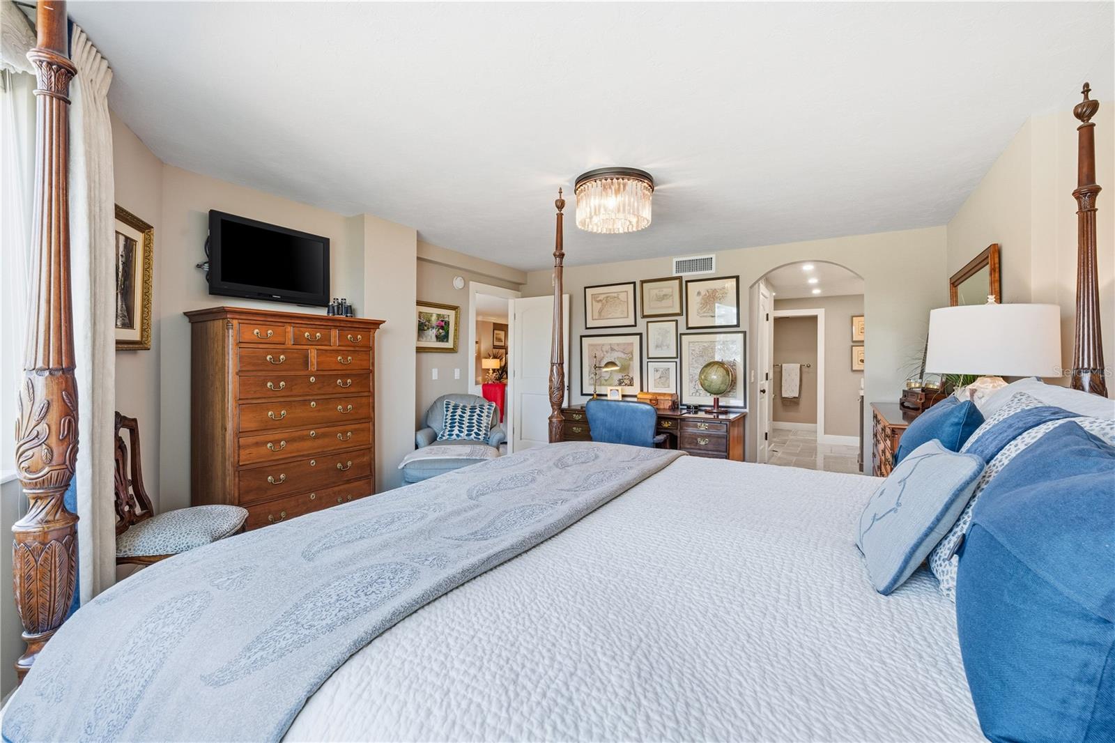 5880 MIDNIGHT PASS RD #302