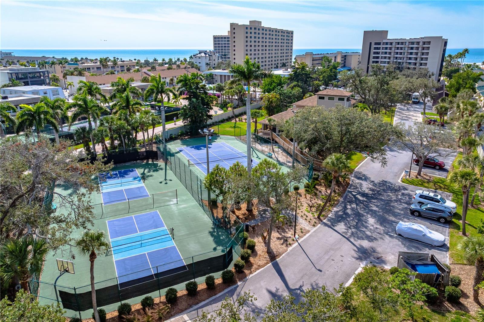 5880 MIDNIGHT PASS RD #302