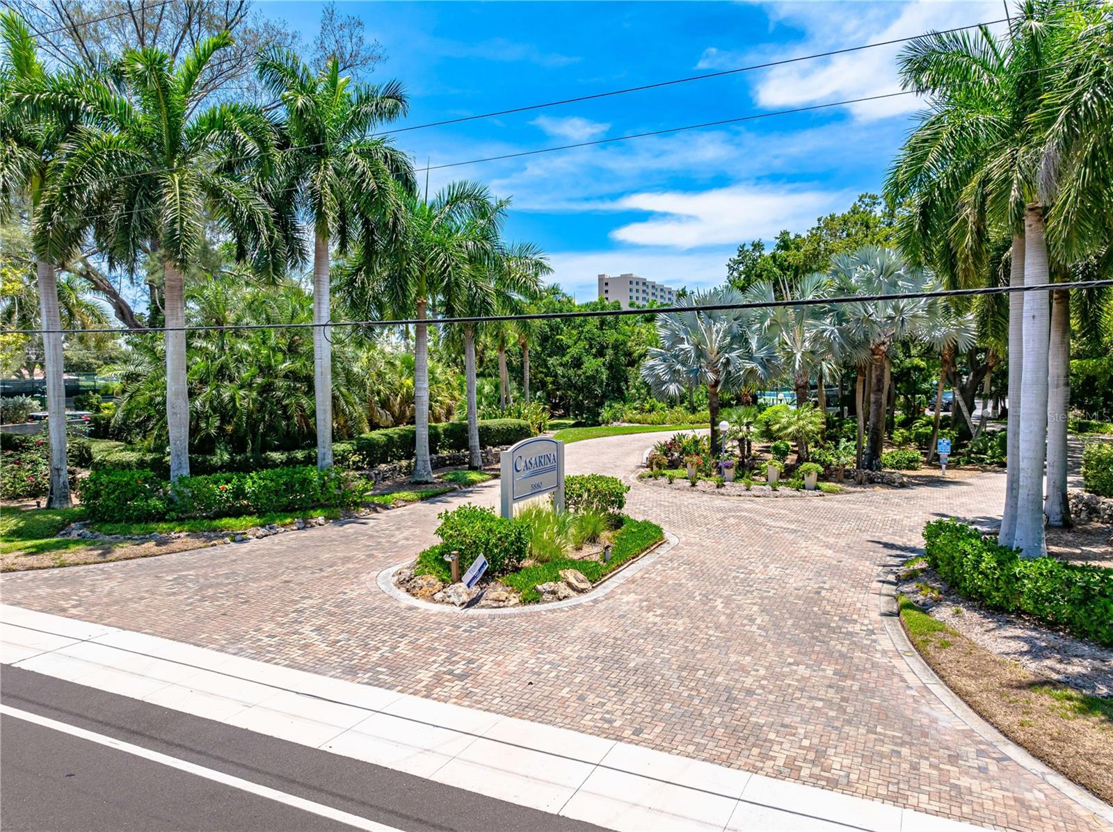 5880 MIDNIGHT PASS RD #302