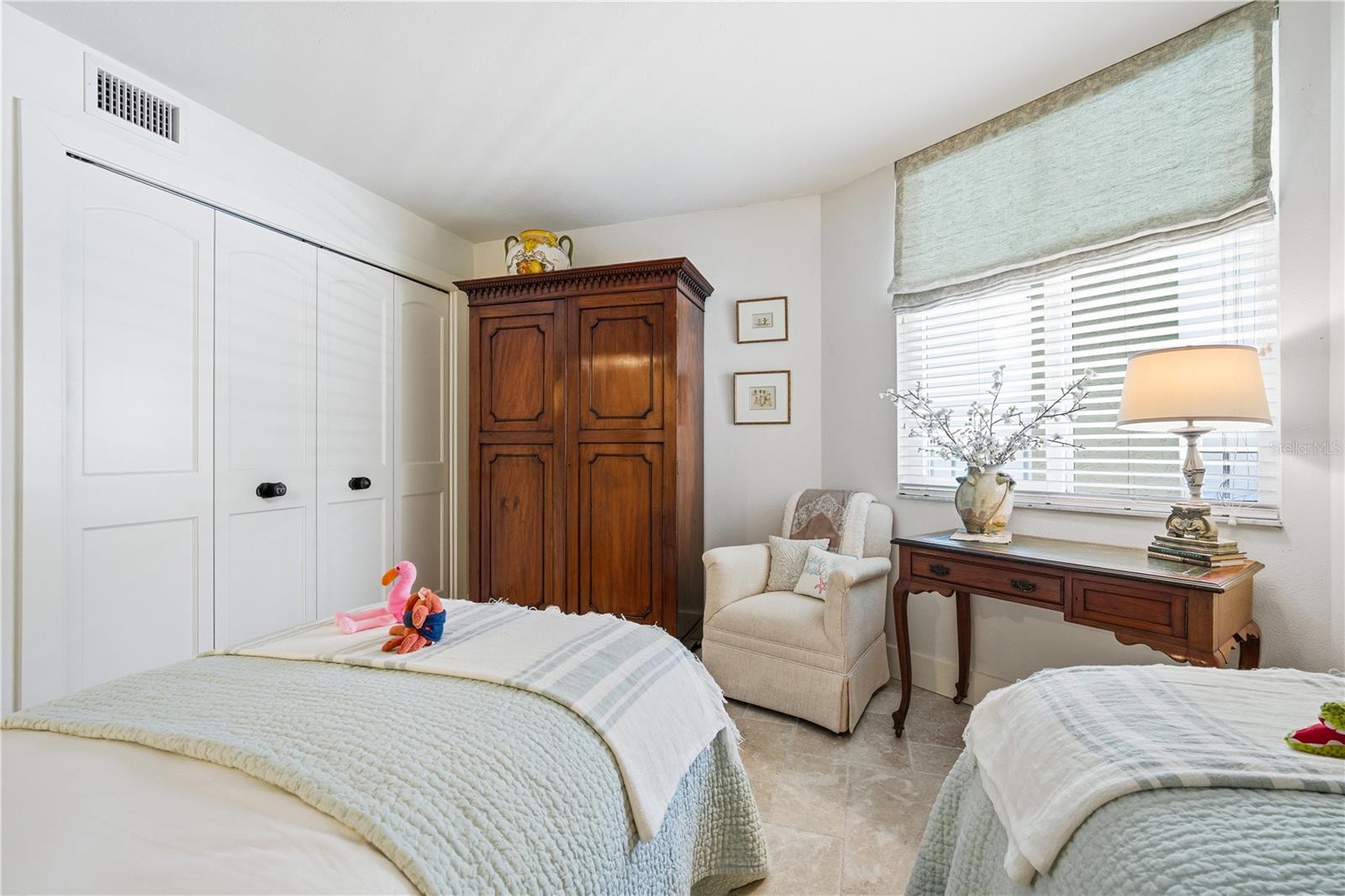 5880 MIDNIGHT PASS RD #302