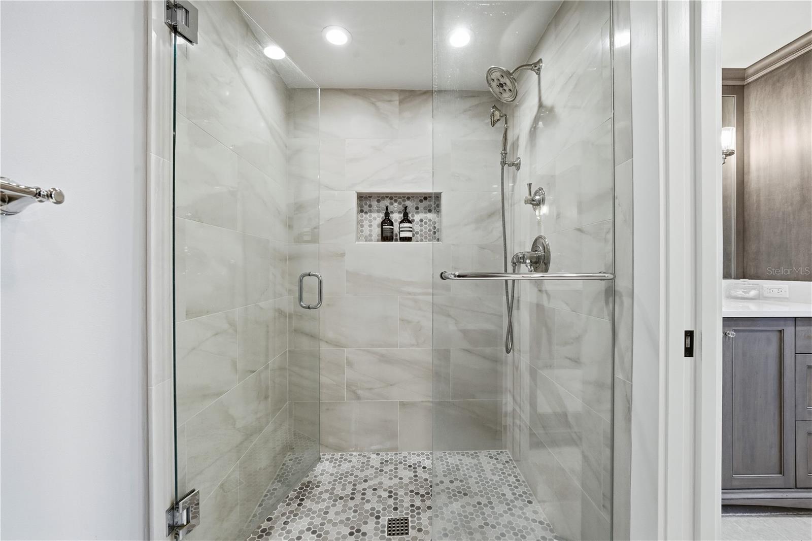 5880 MIDNIGHT PASS RD #302