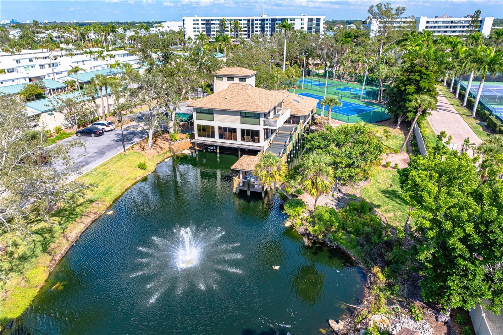 5880 MIDNIGHT PASS RD #302