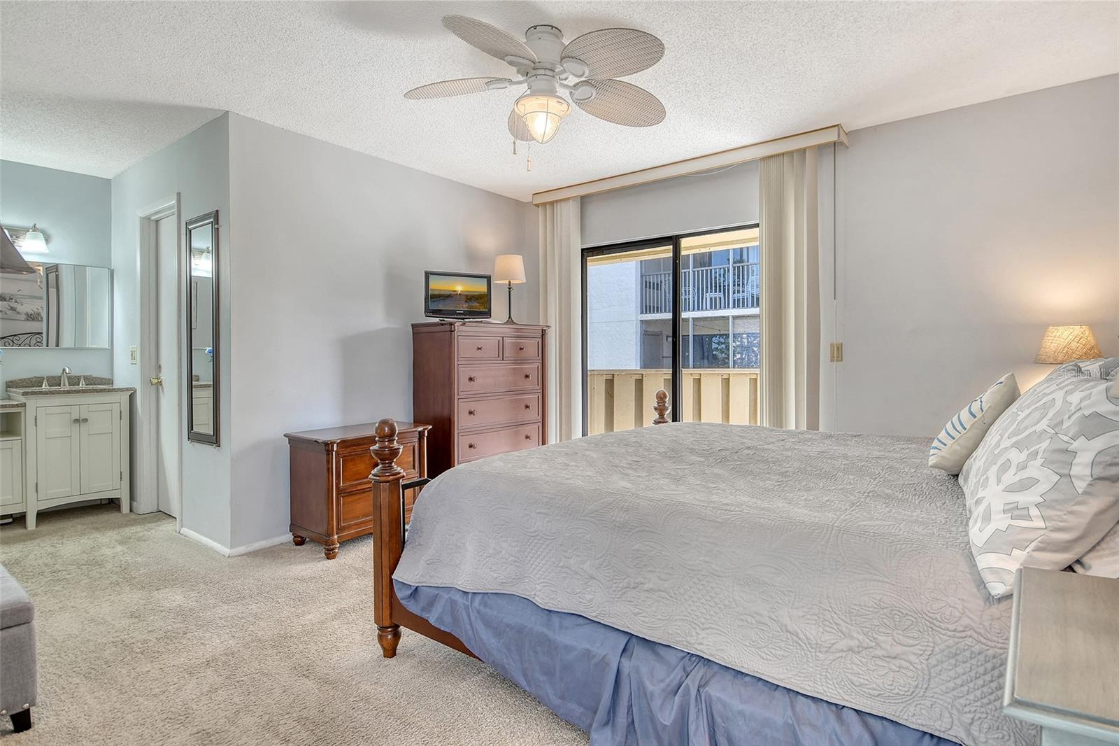 6157 MIDNIGHT PASS RD #G22