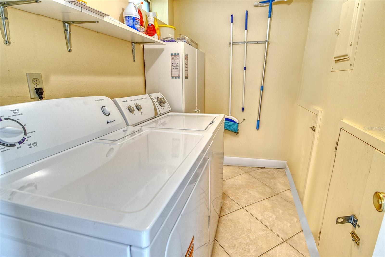 6157 MIDNIGHT PASS RD #G22