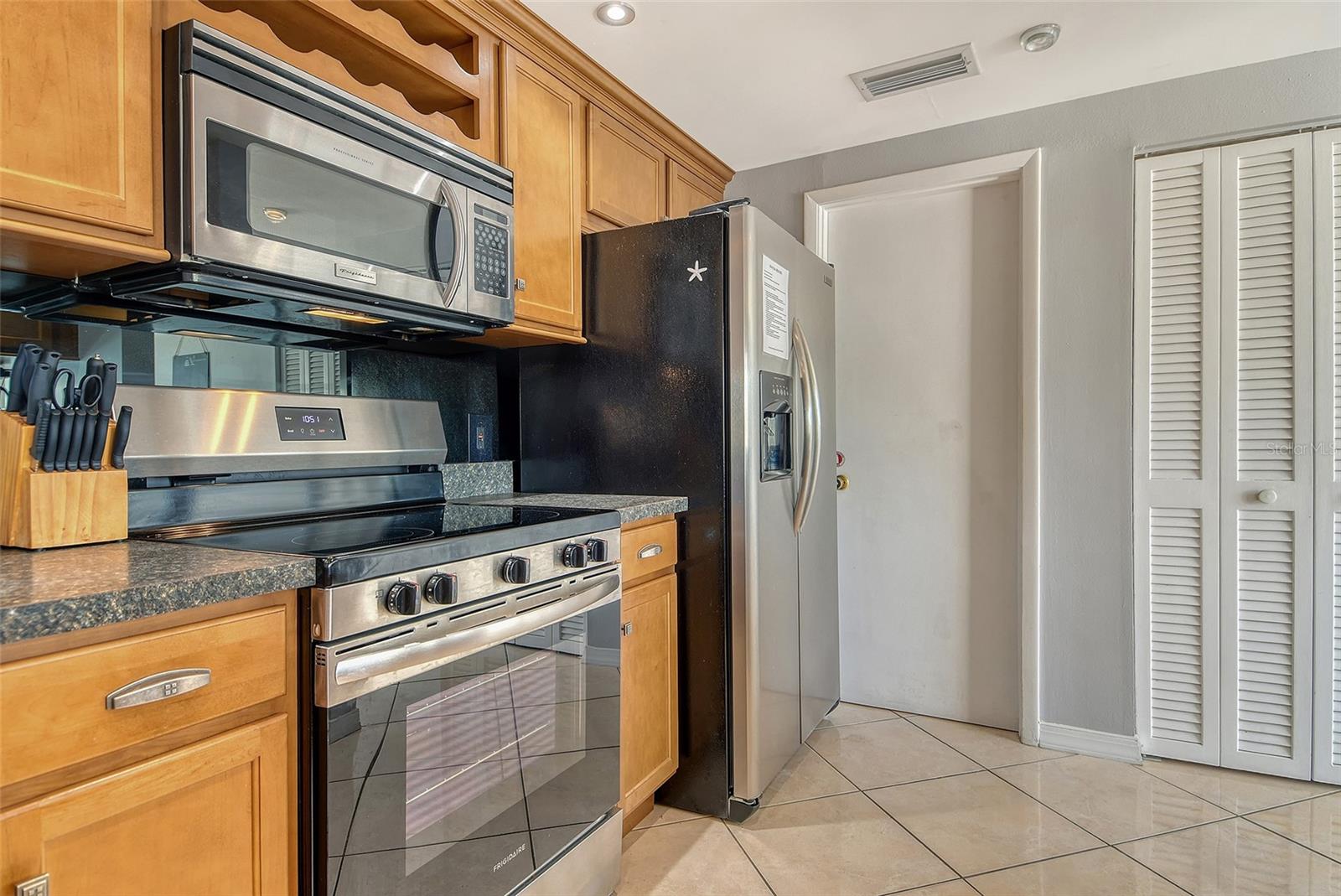 6157 MIDNIGHT PASS RD #G22