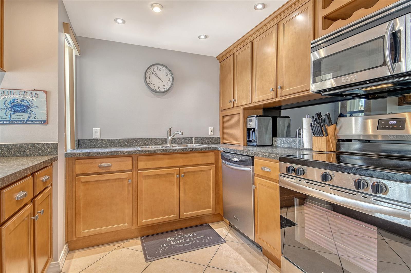 6157 MIDNIGHT PASS RD #G22