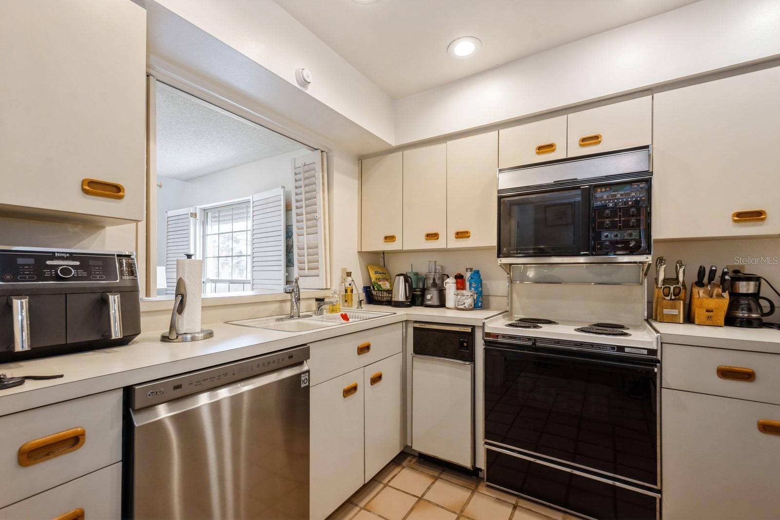 1195 COQUILLE ST #309