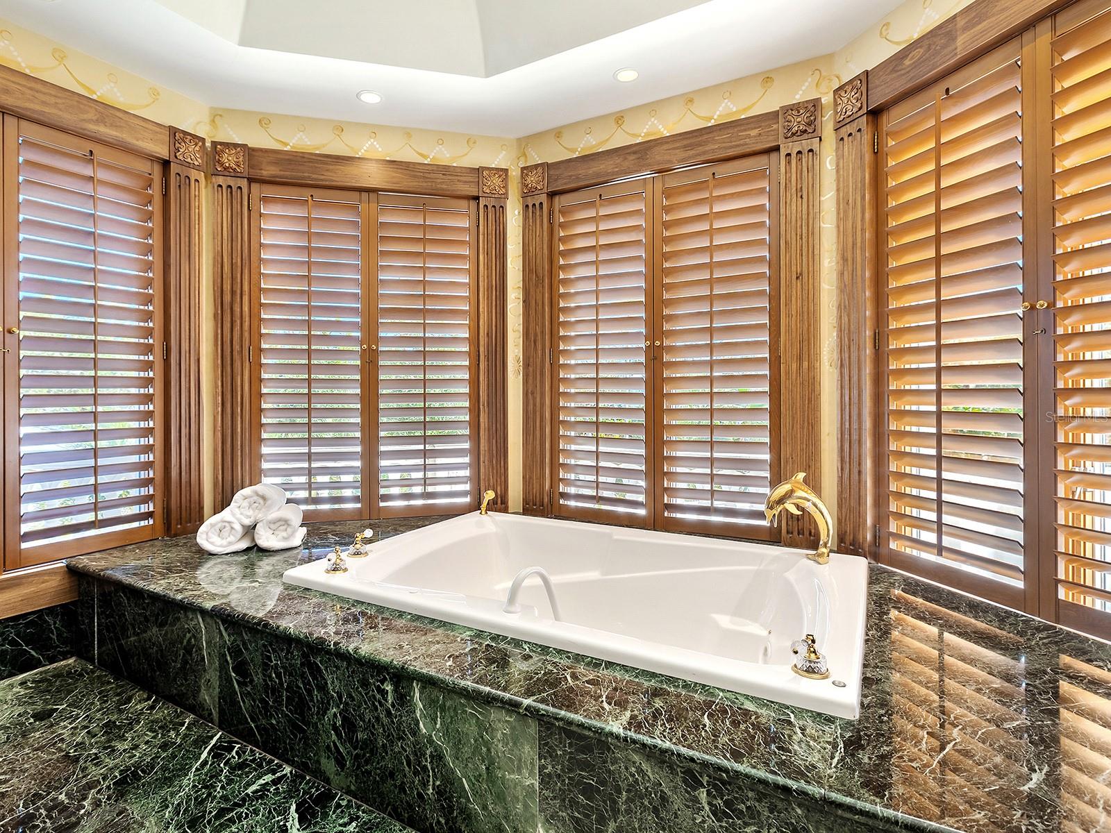 1310 S LAKE SHORE DR