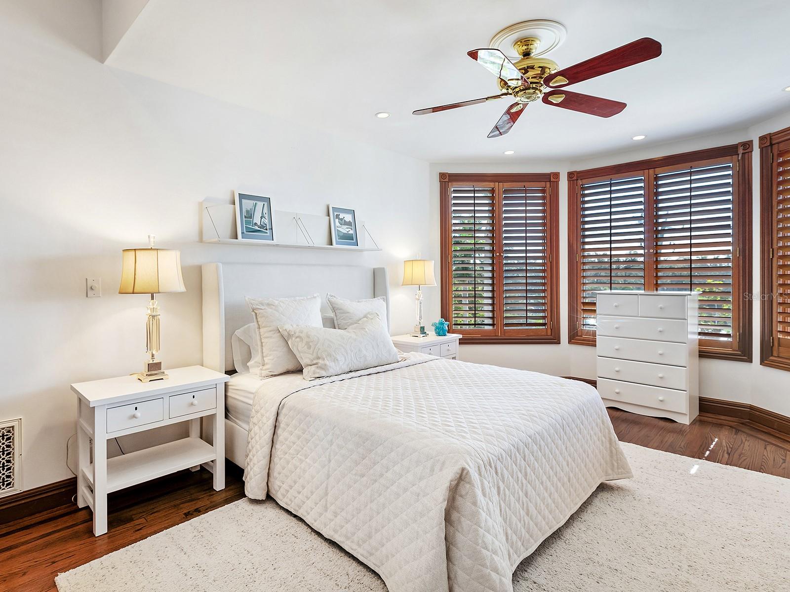 1310 S LAKE SHORE DR