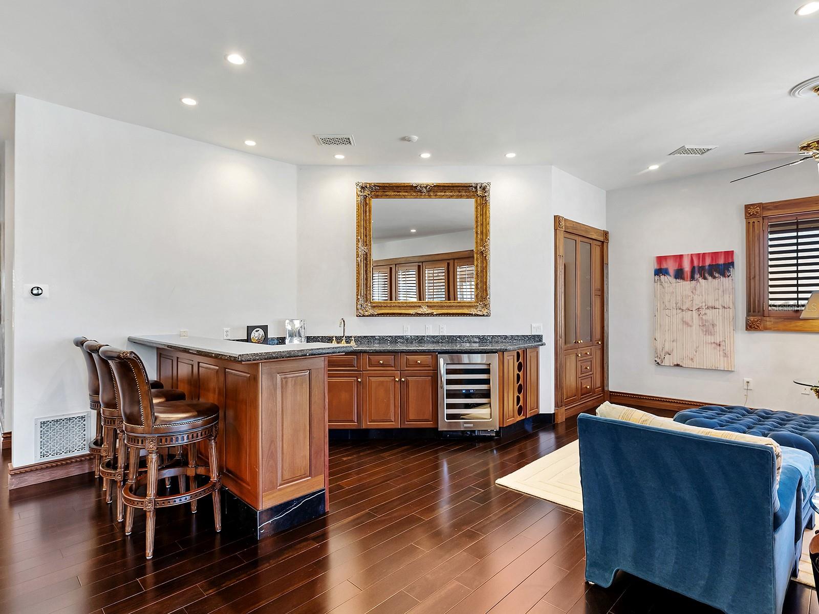 1310 S LAKE SHORE DR