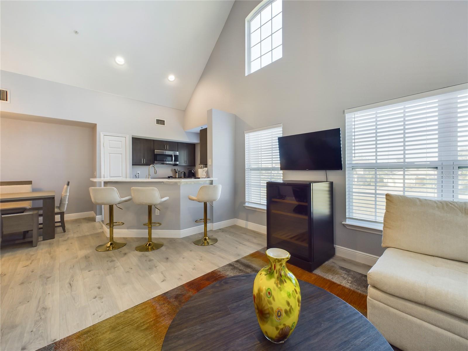 5521 ROSEHILL RD #203