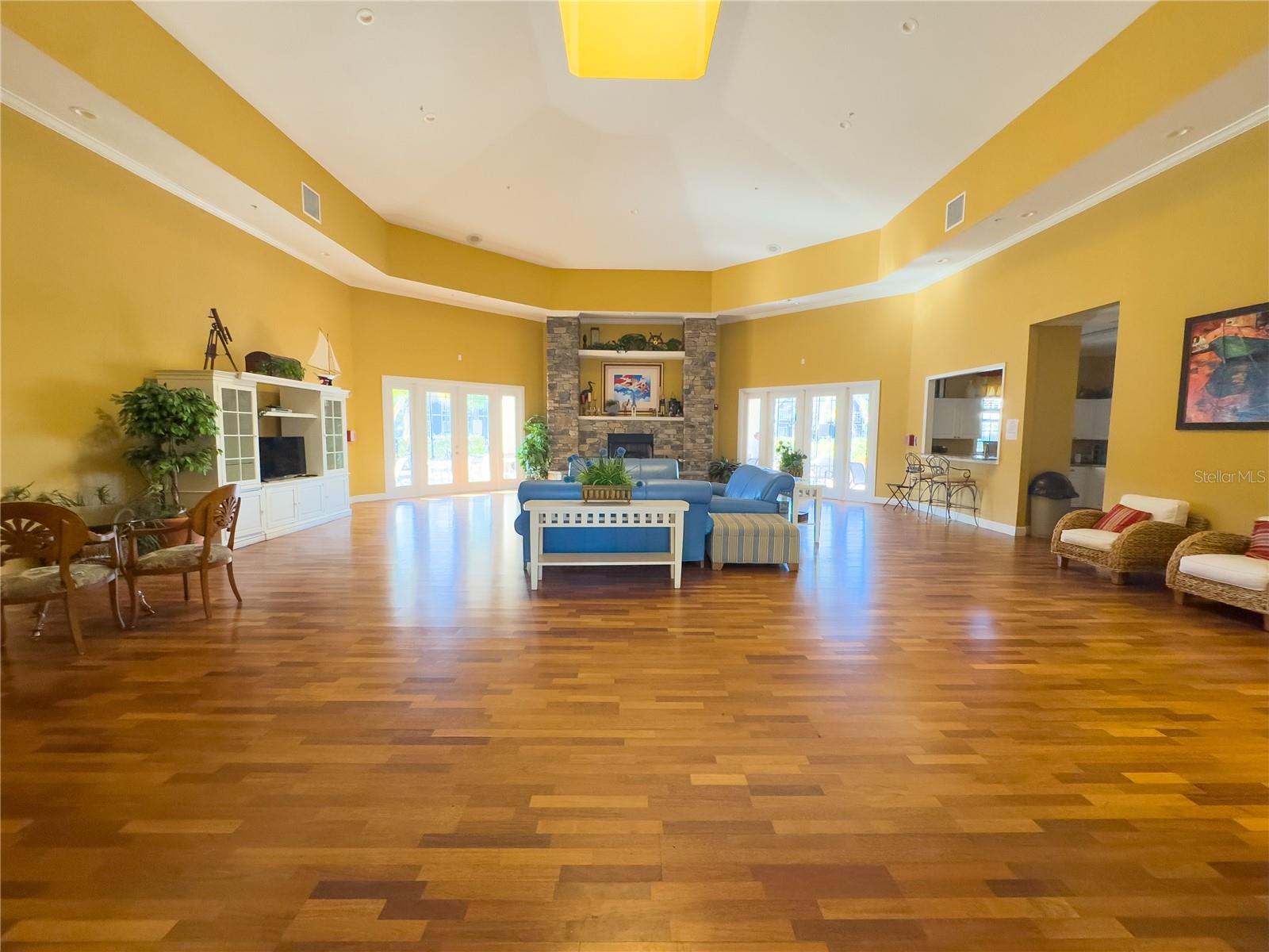 5521 ROSEHILL RD #203