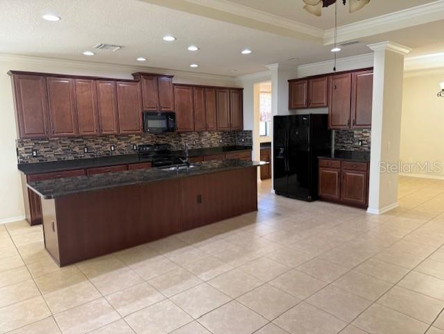 7017 ISLAND QUEEN CT