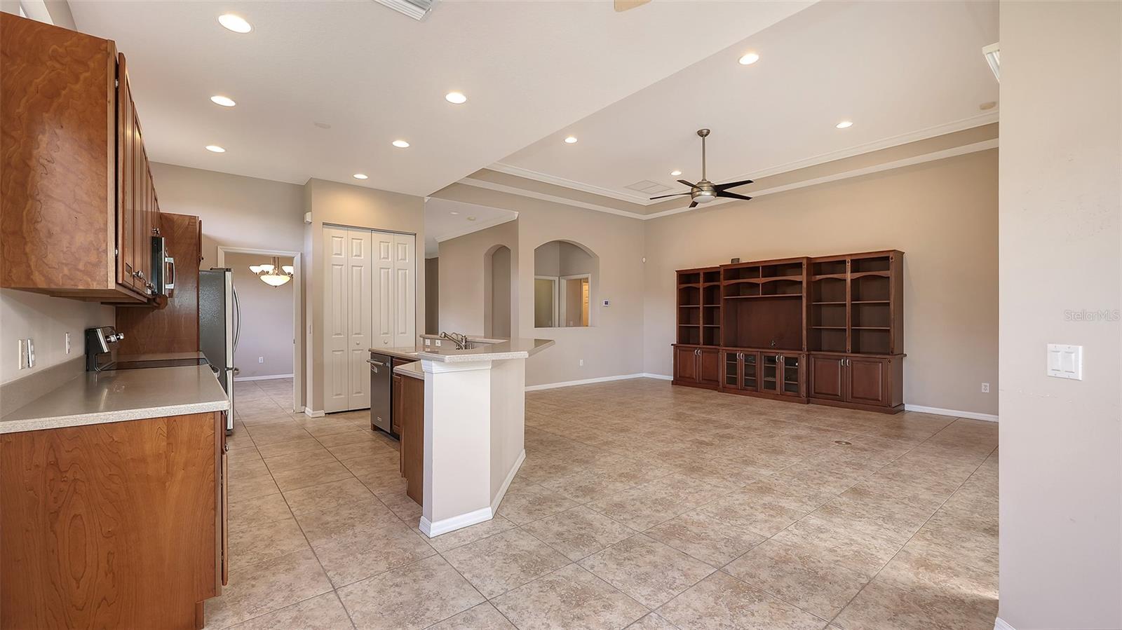 4404 REFLECTIONS PKWY