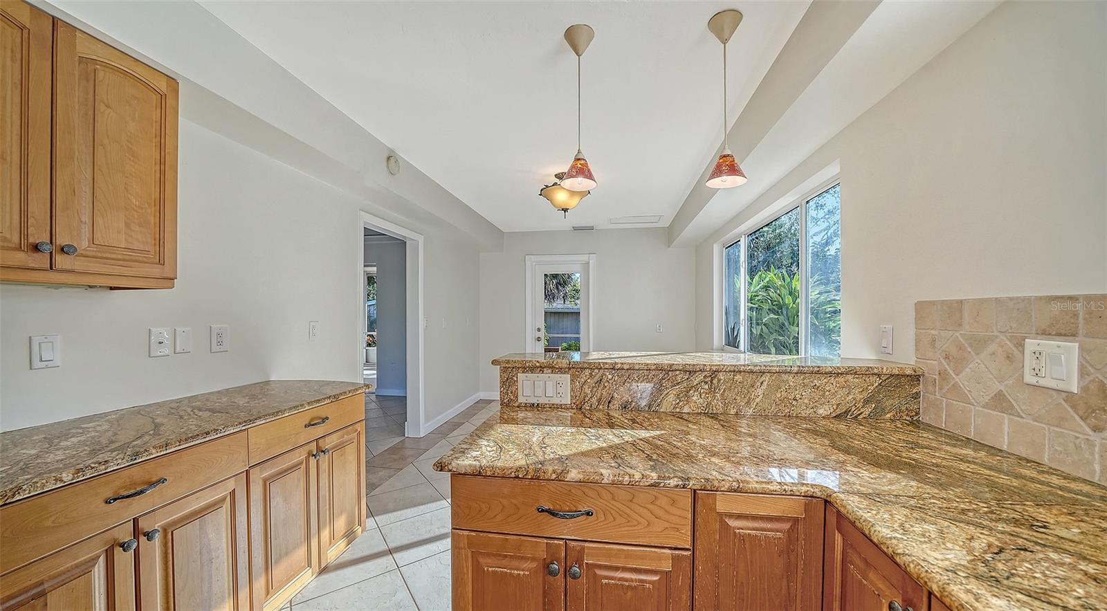 2452 WHIPPOORWILL CIR