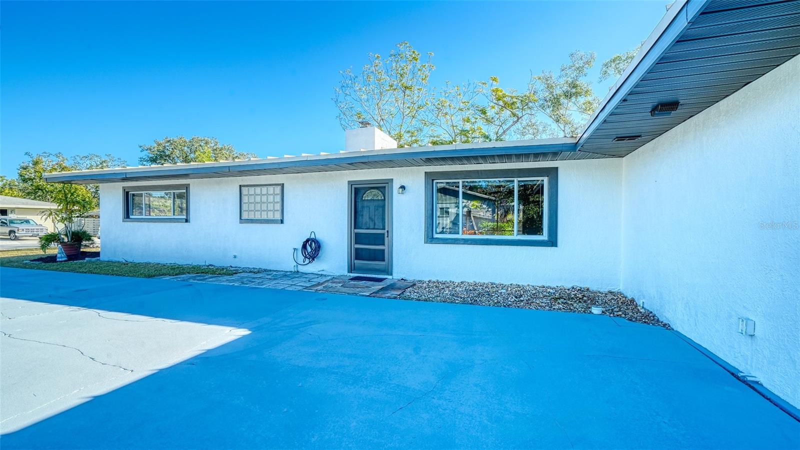 2452 WHIPPOORWILL CIR