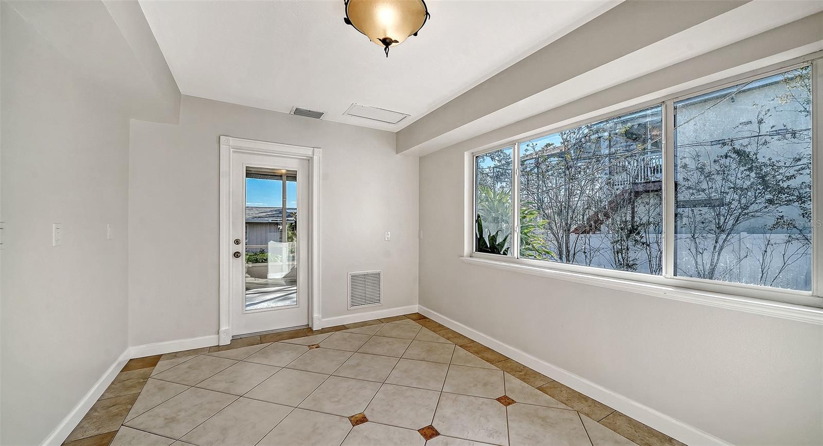 2452 WHIPPOORWILL CIR