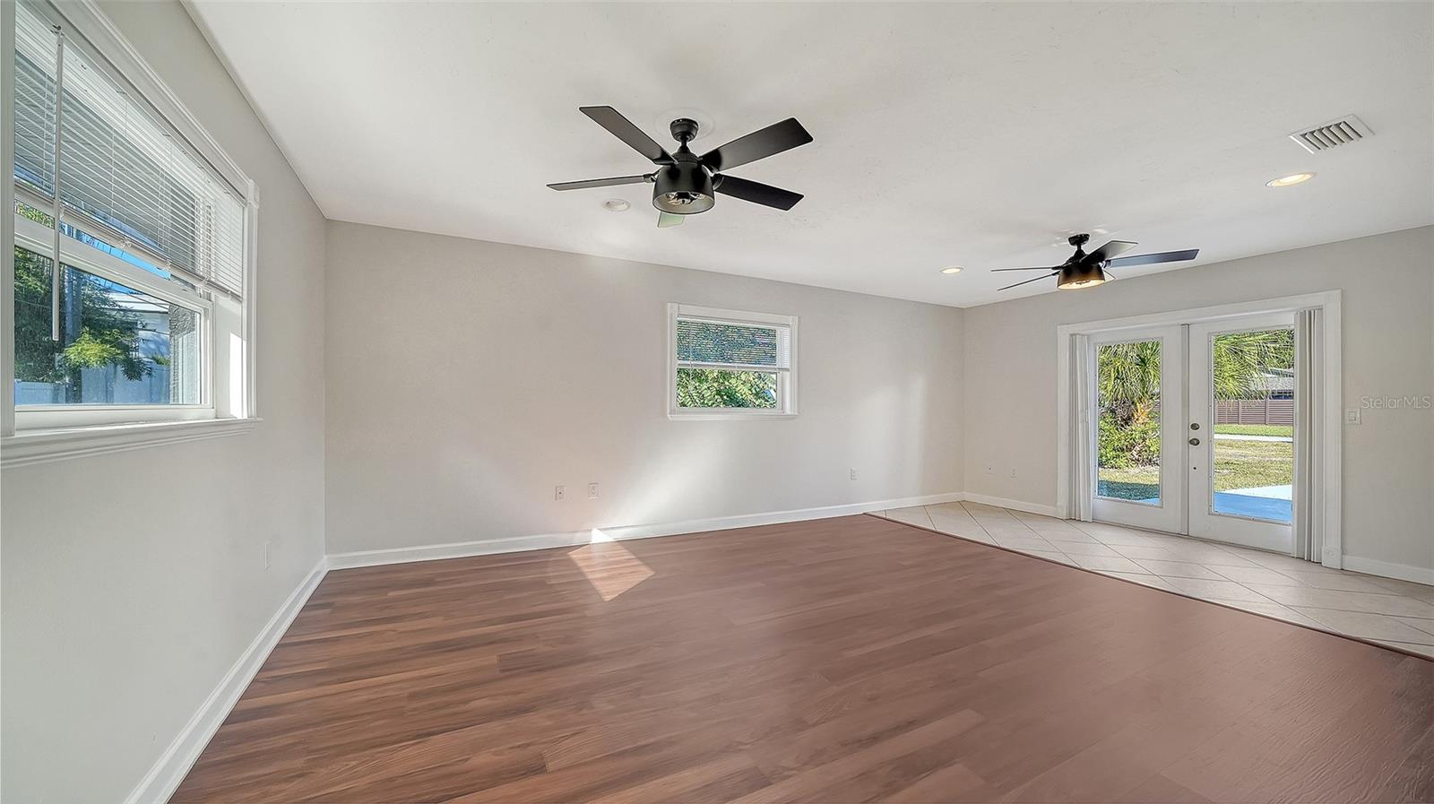 2452 WHIPPOORWILL CIR