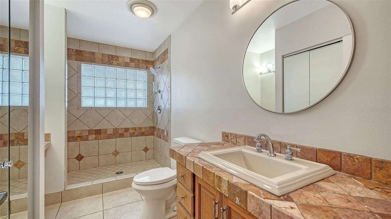 2452 WHIPPOORWILL CIR