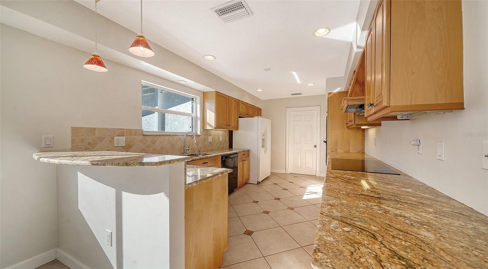 2452 WHIPPOORWILL CIR