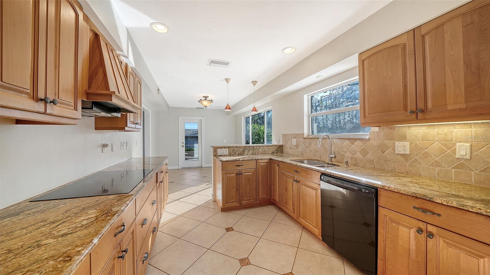 2452 WHIPPOORWILL CIR