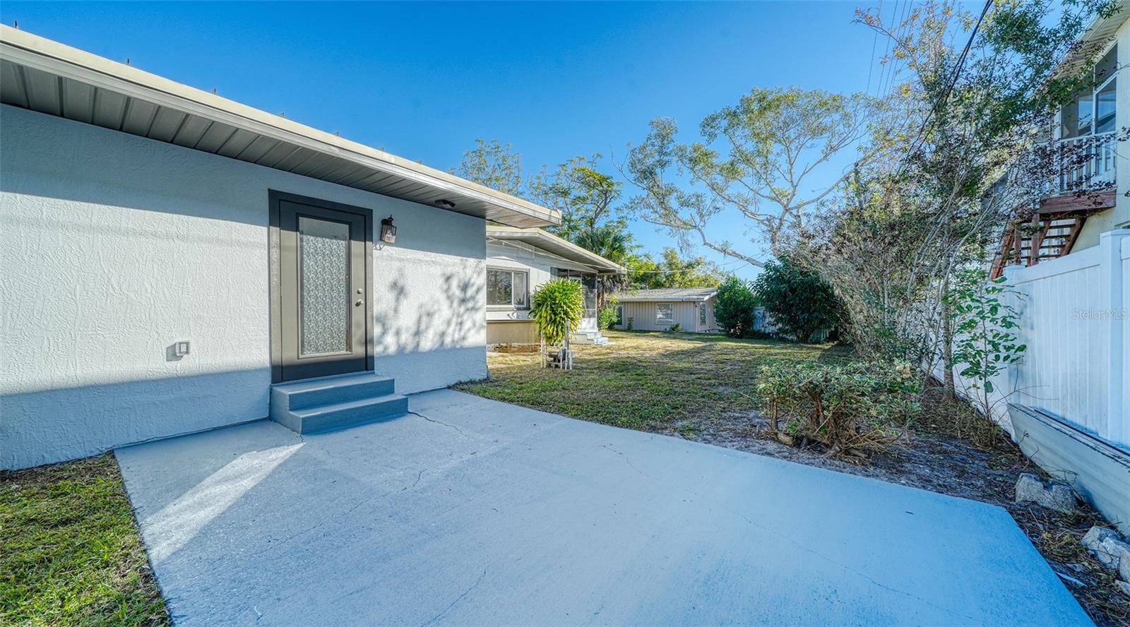 2452 WHIPPOORWILL CIR