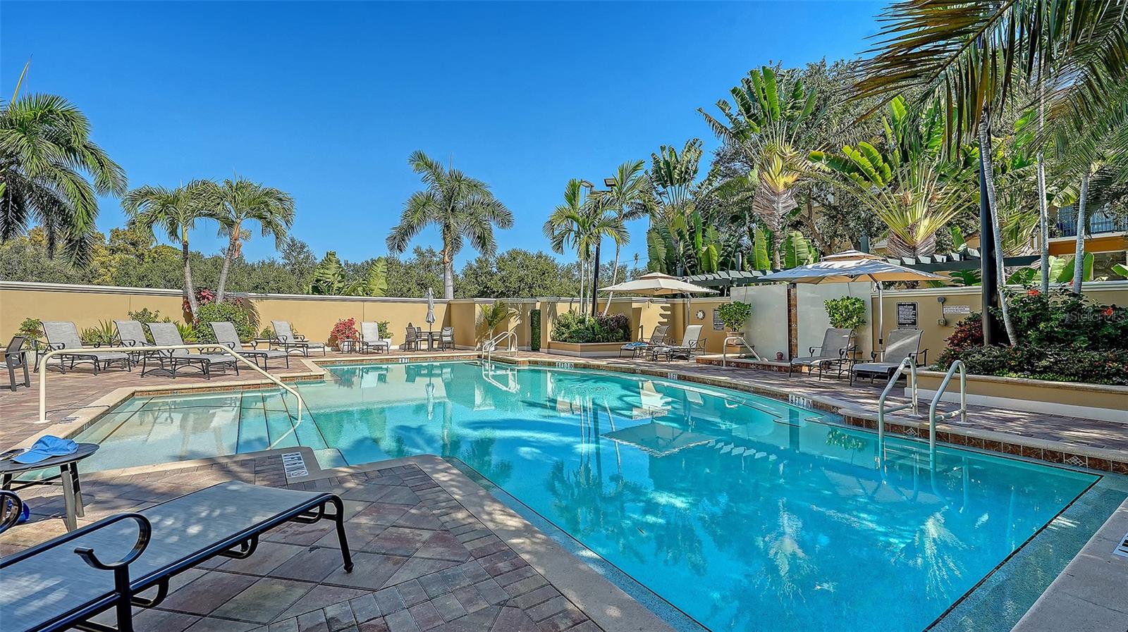 1064 N TAMIAMI TRL #1625