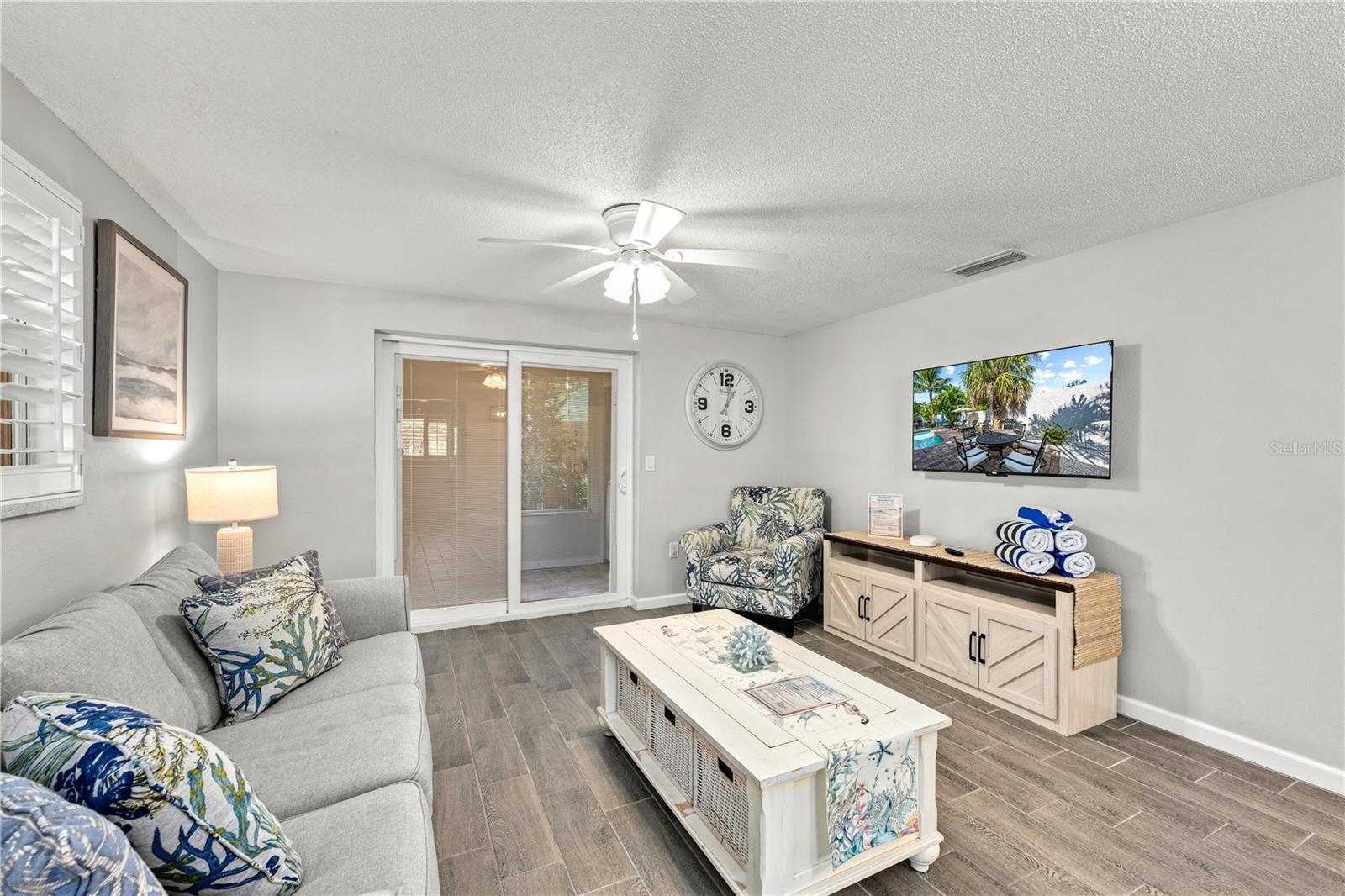 1123 CRESCENT ST #1123/1125