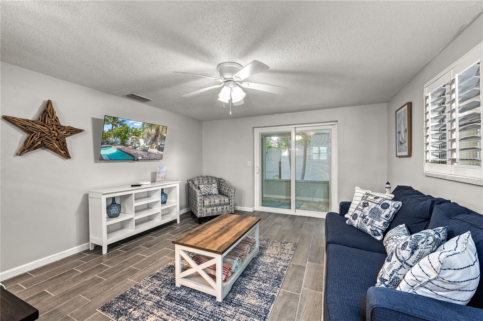 1123 CRESCENT ST #1123/1125