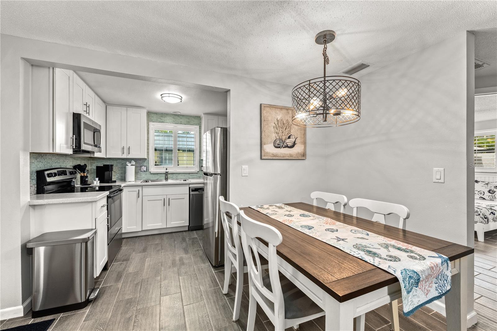 1123 CRESCENT ST #1123/1125