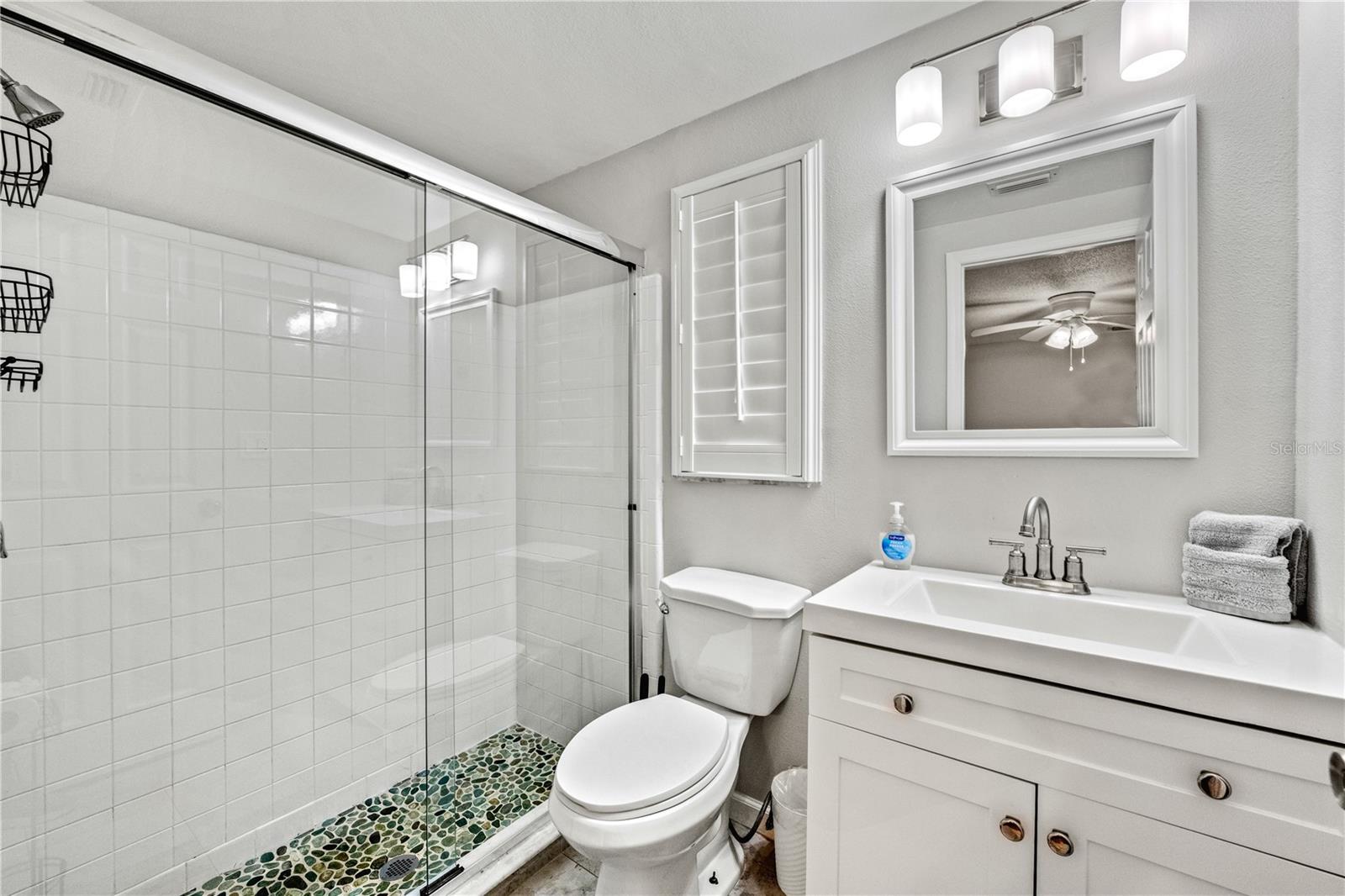 1123 CRESCENT ST #1123/1125