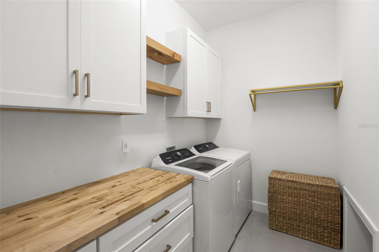 7765 GRANDE SHORES DR