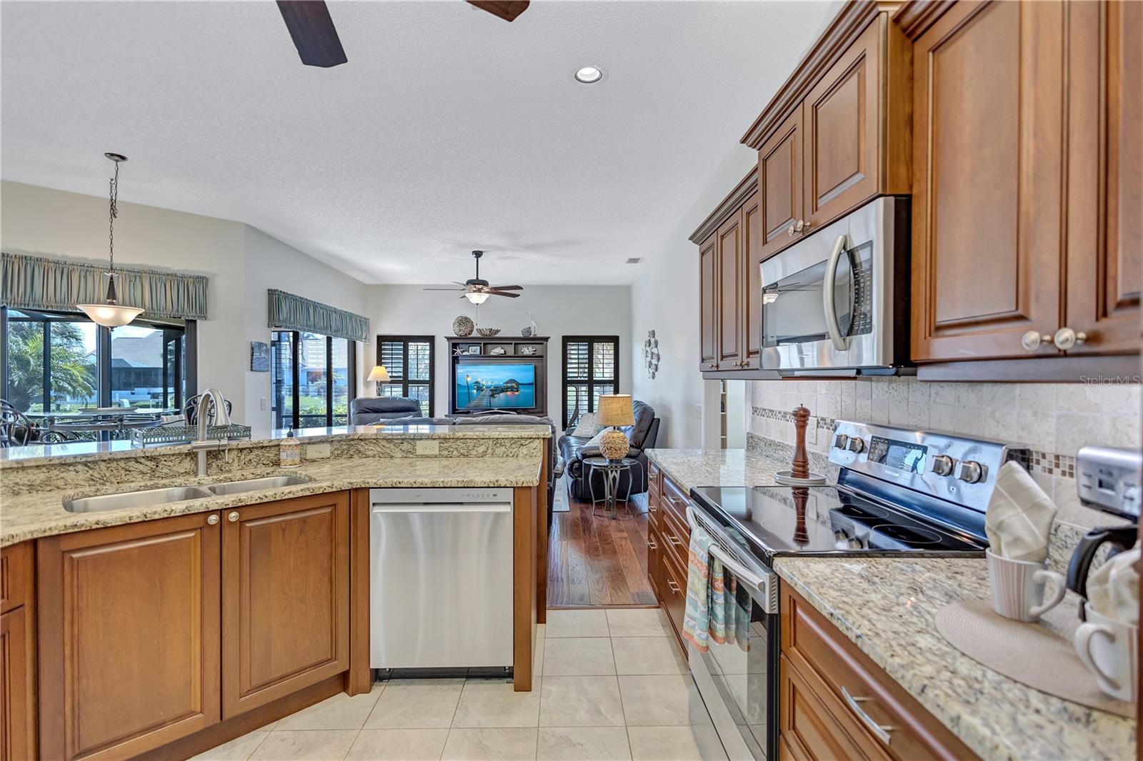 104 INLETS BLVD #104