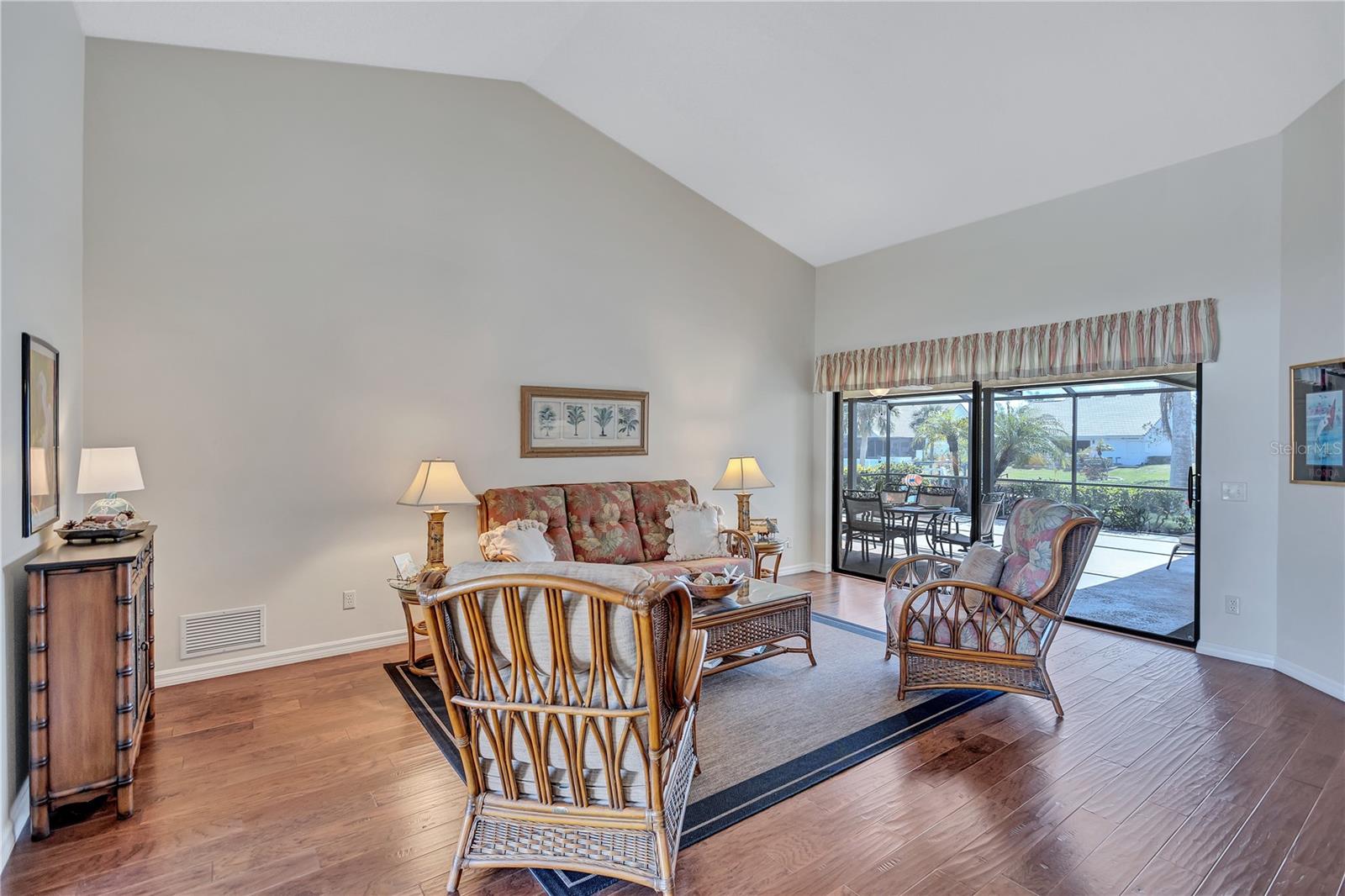 104 INLETS BLVD #104