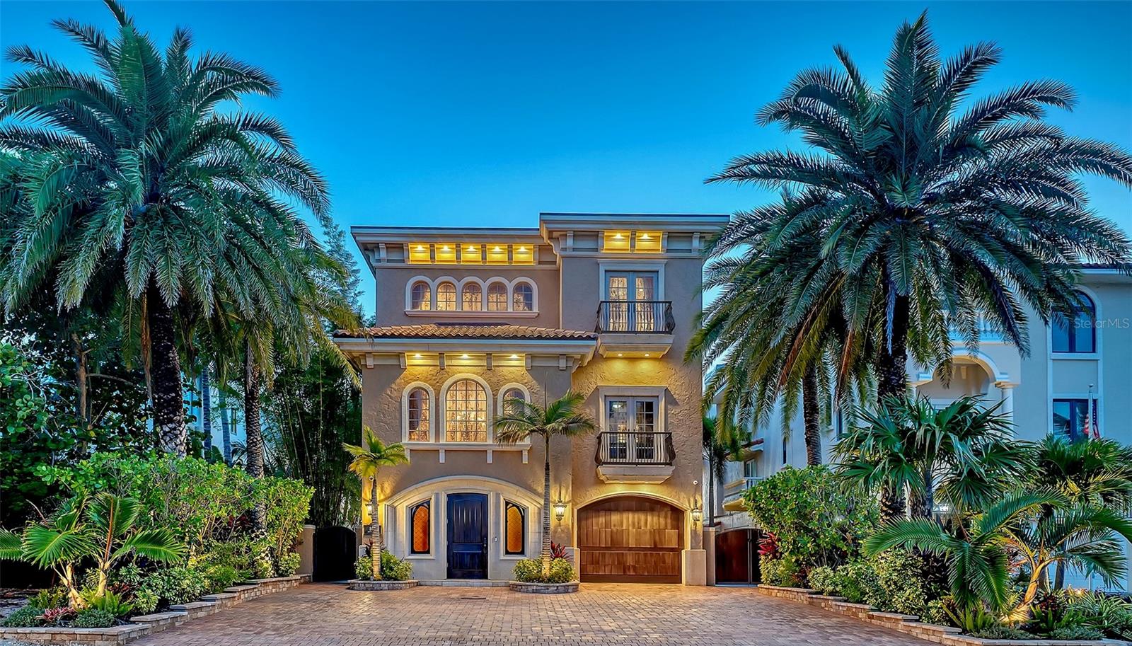 801 N SHORE DR