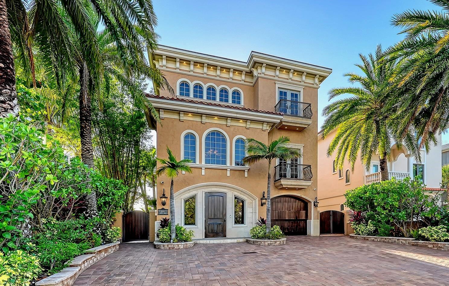 801 N SHORE DR