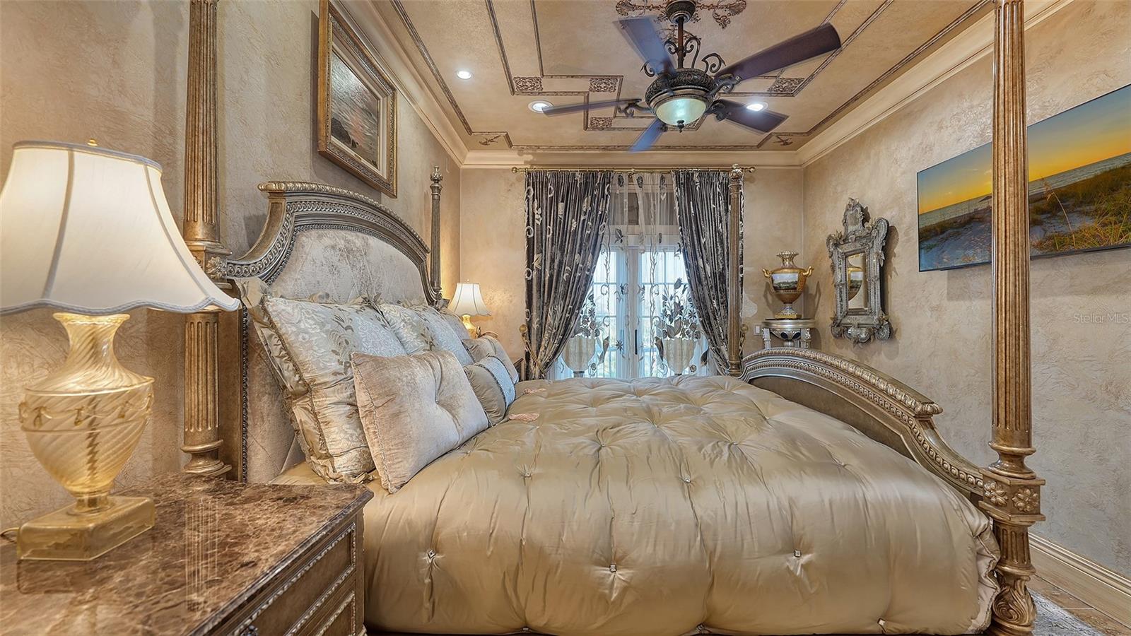 801 N SHORE DR