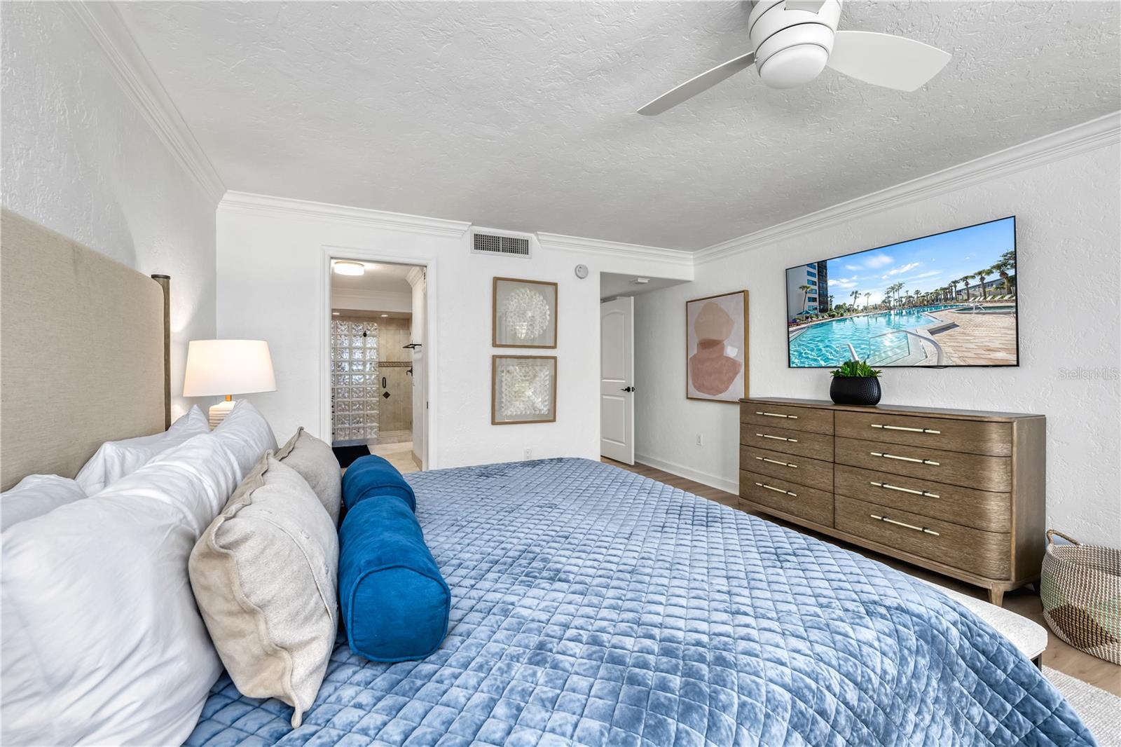 5880 MIDNIGHT PASS RD #210