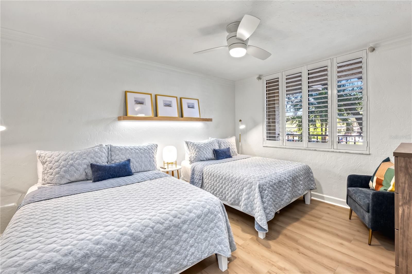 5880 MIDNIGHT PASS RD #210