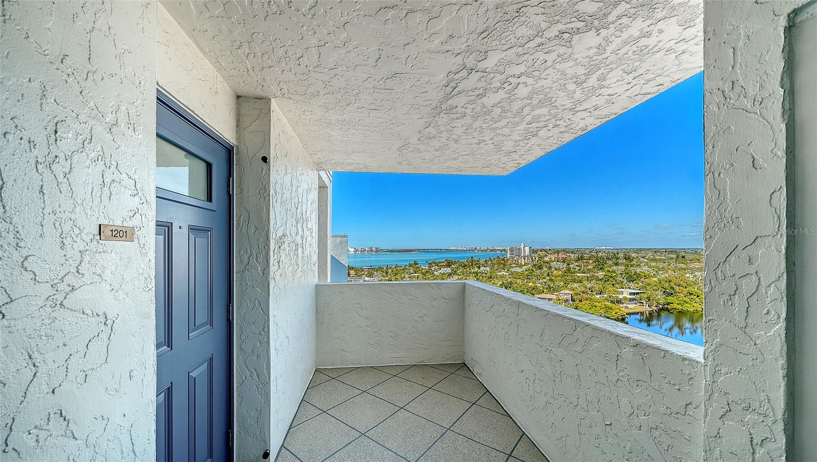 20 WHISPERING SANDS DR #1201