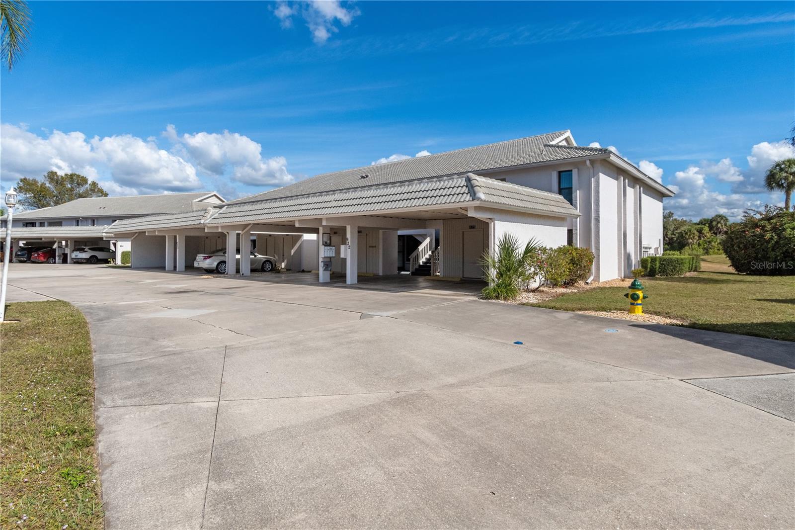 922 CAPRI ISLES BLVD #217