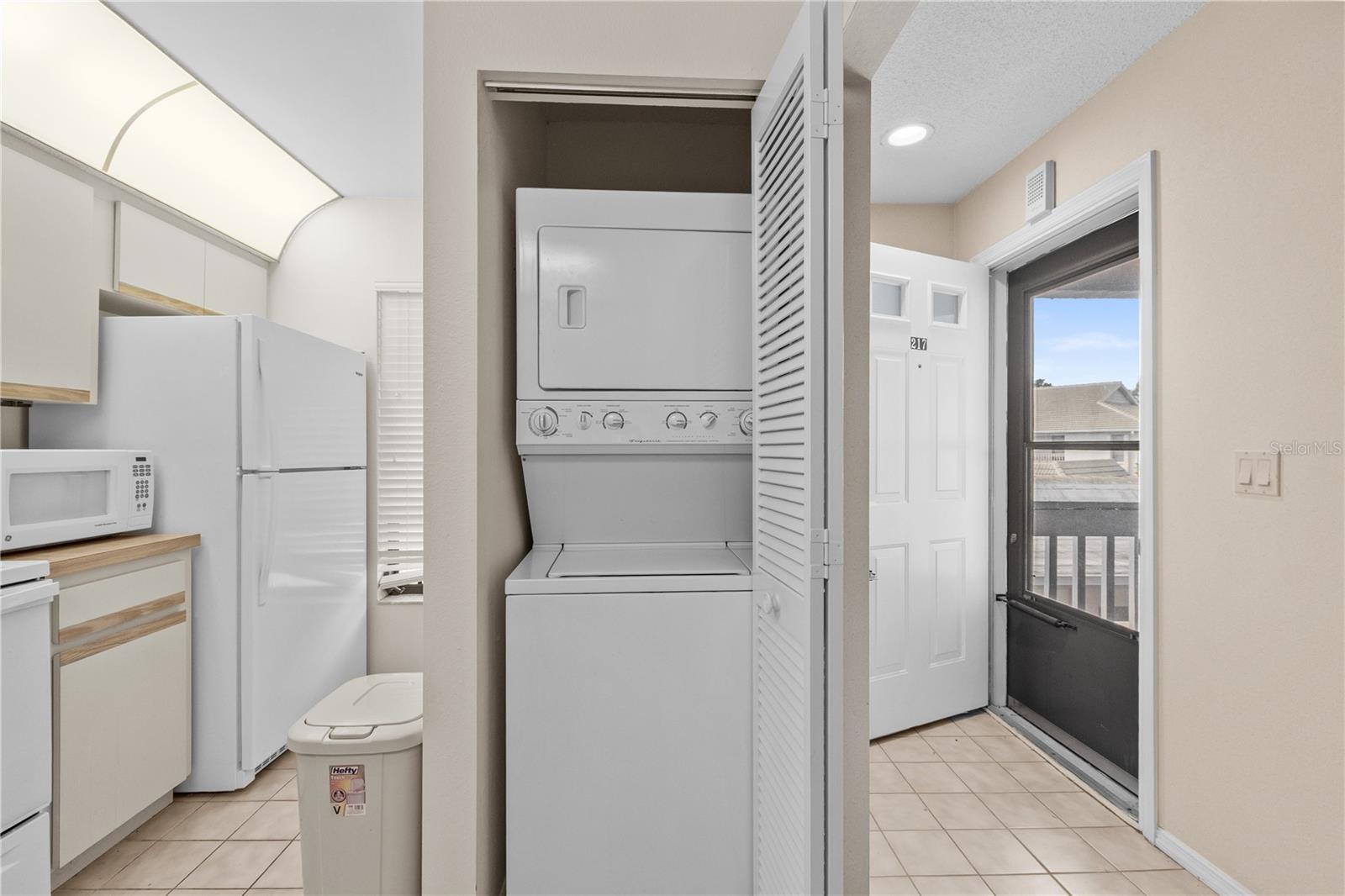 922 CAPRI ISLES BLVD #217