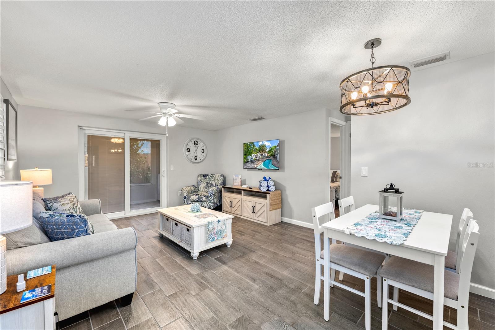 1123 CRESCENT ST #1123/1125