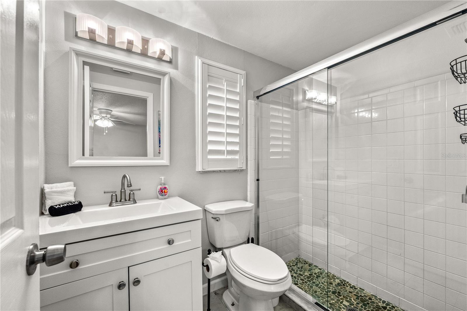 1123 CRESCENT ST #1123/1125