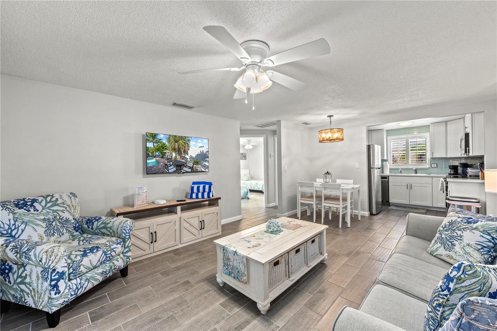 1123 CRESCENT ST #1123/1125