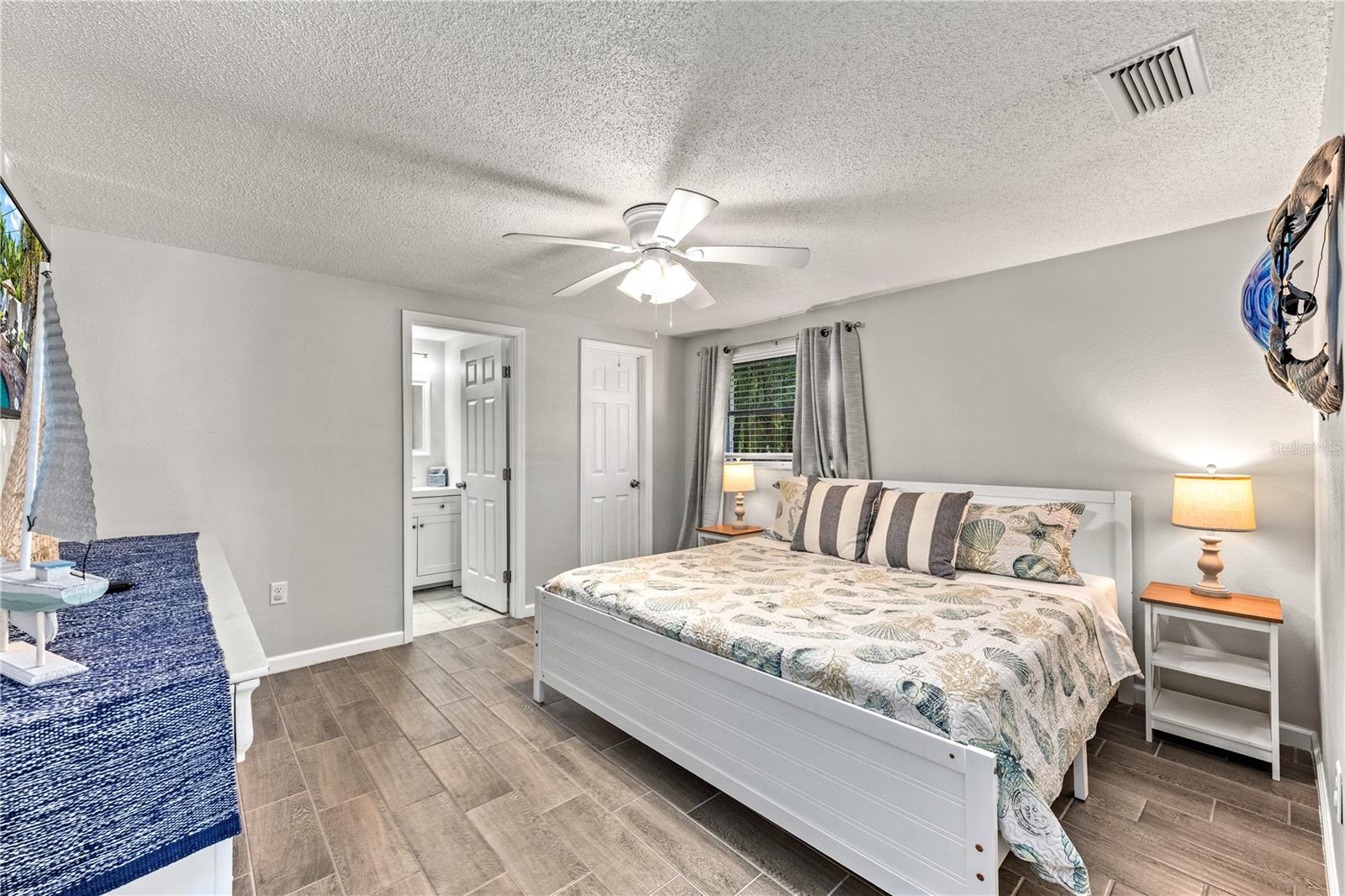 1123 CRESCENT ST #1123/1125