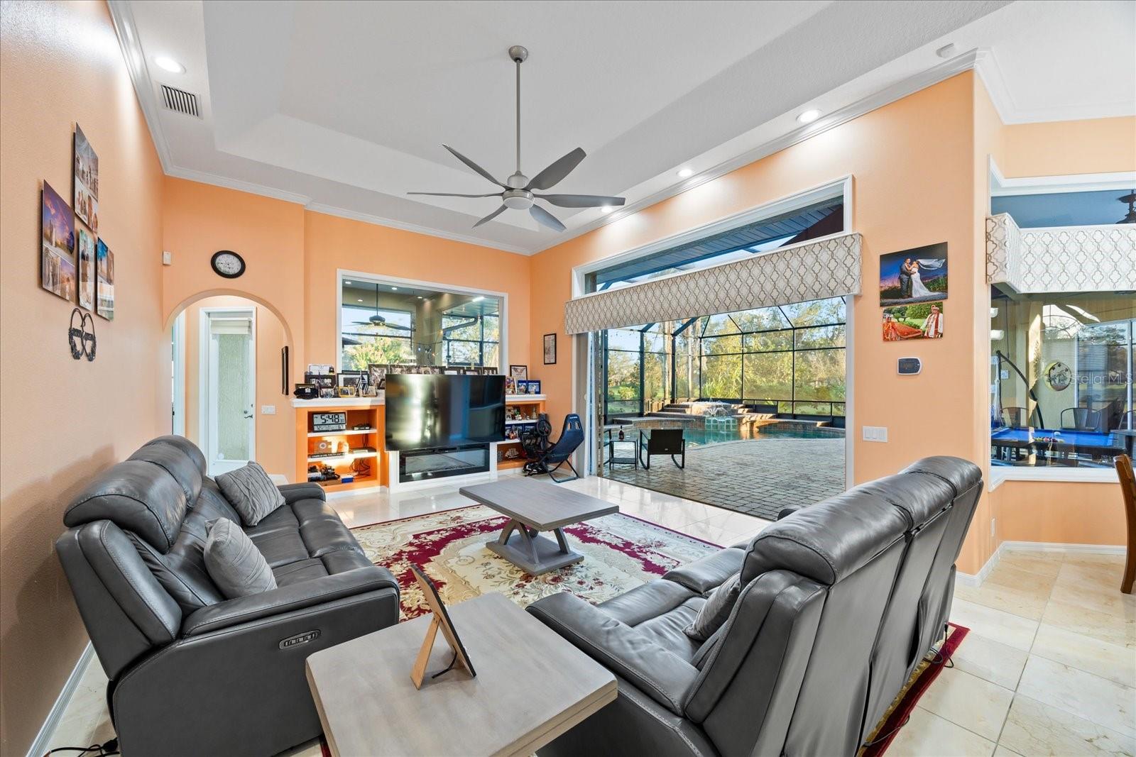 6107 GLEN ABBEY LN
